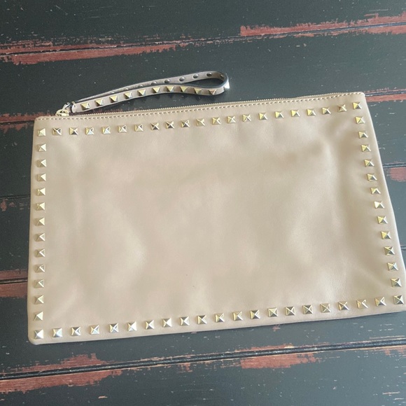 Valentino Garavani Leather Clutch - Picture 3 of 12